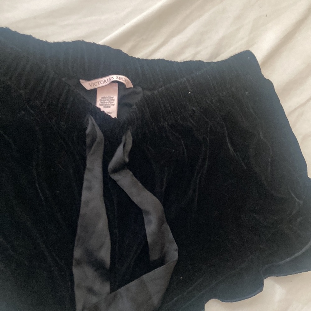 Size small - Picture 2 of 4